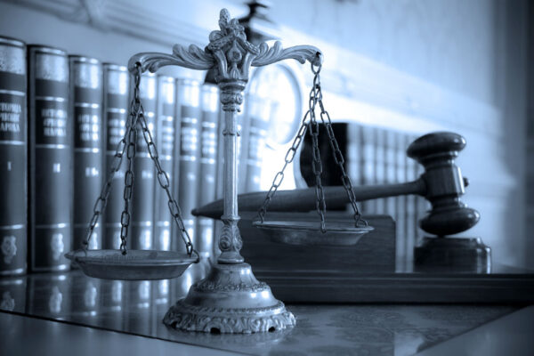 jefflewislaw-booksgavelscales_1024